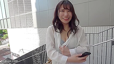 Hotie asian girl gets fucked by a dildo souig hat