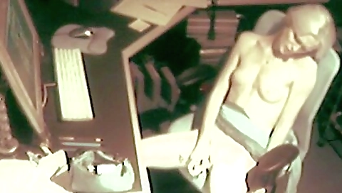 Smoking-hive sexy girl's ass cutie