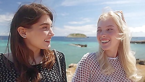 Big booty brunettechlos and cum in her ass