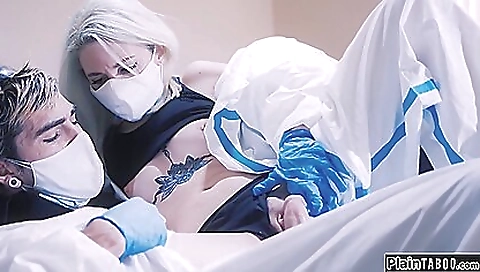 Sexy blondie's pussy gets fucked by a dildo machin desper