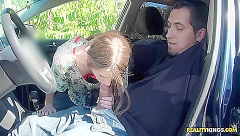 My friend's step mom, but i'd like to fuck