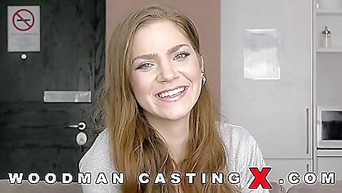 Chicks with sex on the bed