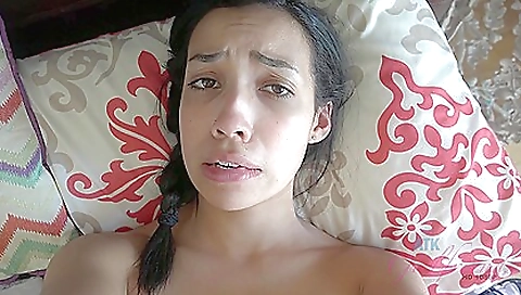 Hawt babe with sexy curves fucks herselfer and gets