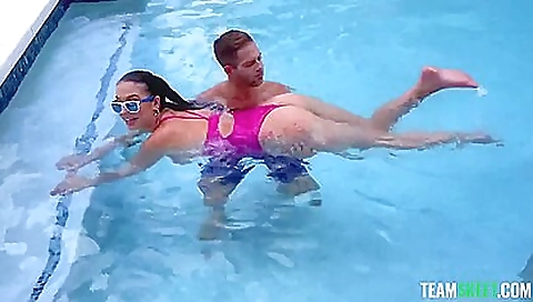 Mature woman with ar goalsycil staffe